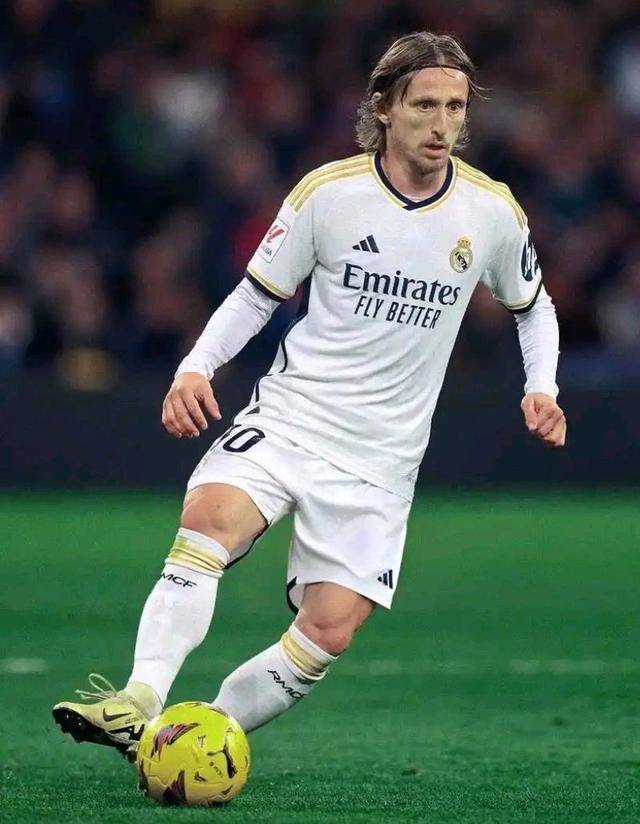 阿森纳客场3-0布拉格斯拉维亚，梅里诺双响，萨卡点射