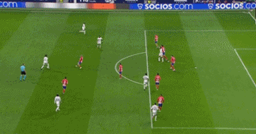 [国内足球]五球大胜 山东泰山力克青岛红狮