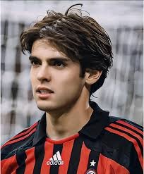 其一为稳健：球队层层设防，防守到位率高，不冒失扑抢，而是迫对手向边线 ／ 端线移动，由内线等护筐盖帽。​